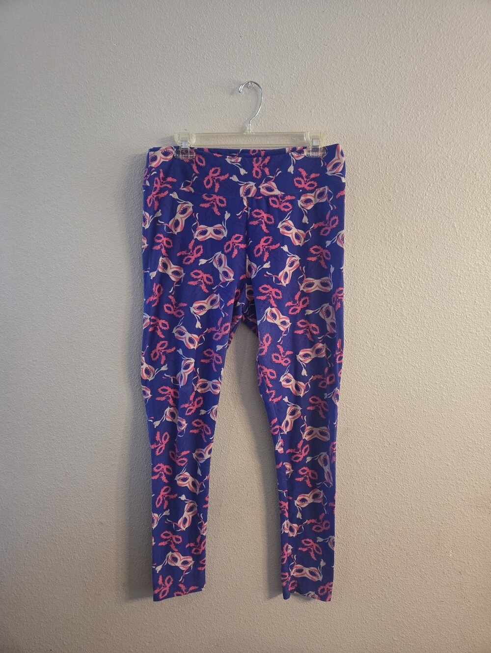 LuLaRoe Tall & Curvy Leggings – Mardi Gras Mask Print